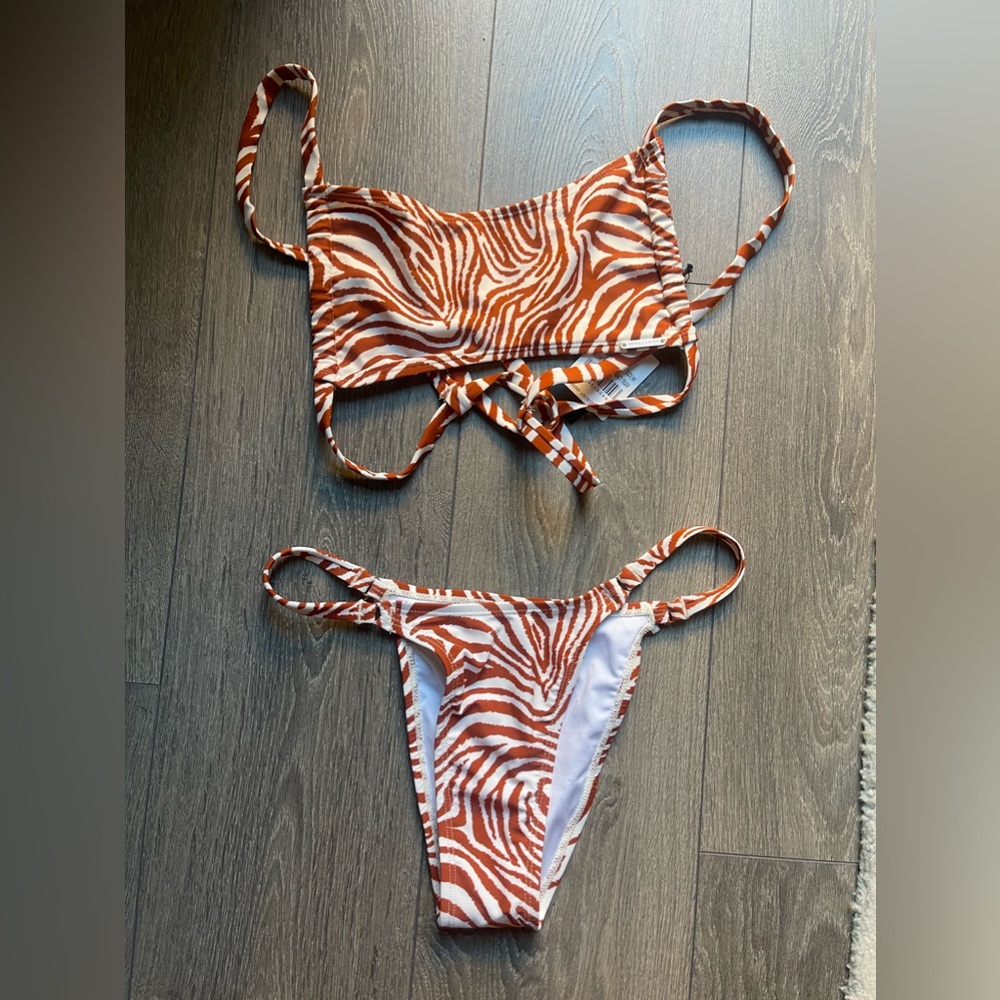 NWT Kendall + Kylie Bikini